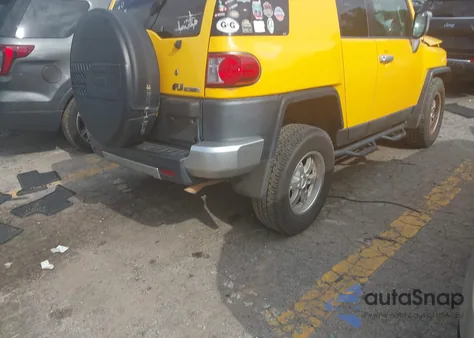 2007 Toyota Fj Cruiser z USA, uszkodzony, nr VIN JTEZU11F170010160